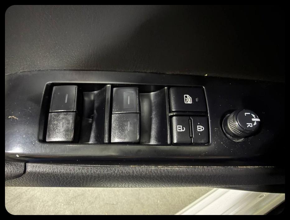 Toyota Camry Hybrid SE 2025