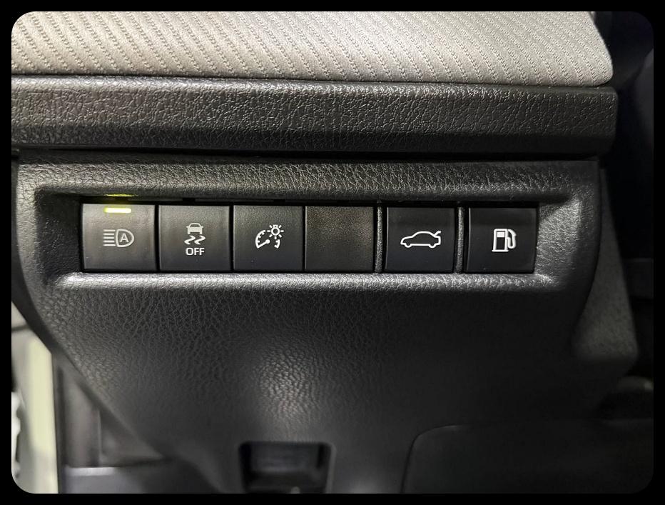Toyota Camry Hybrid SE 2025