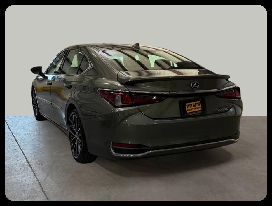 Lexus ES 300h Base 2022
