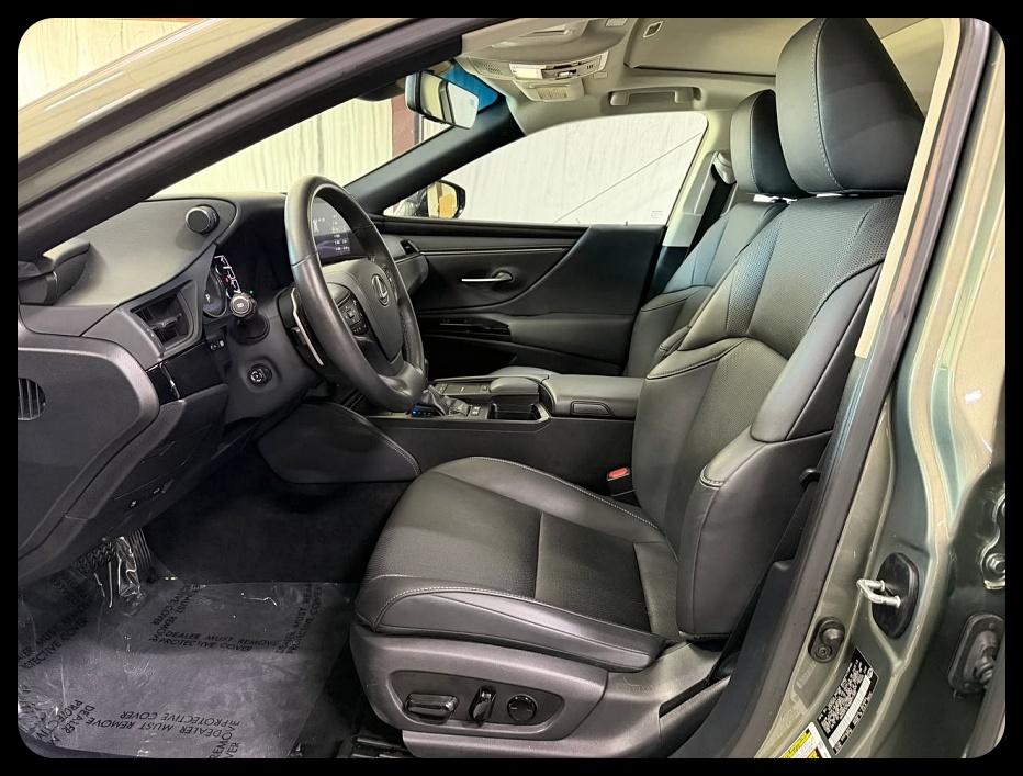 Lexus ES 300h Base 2022