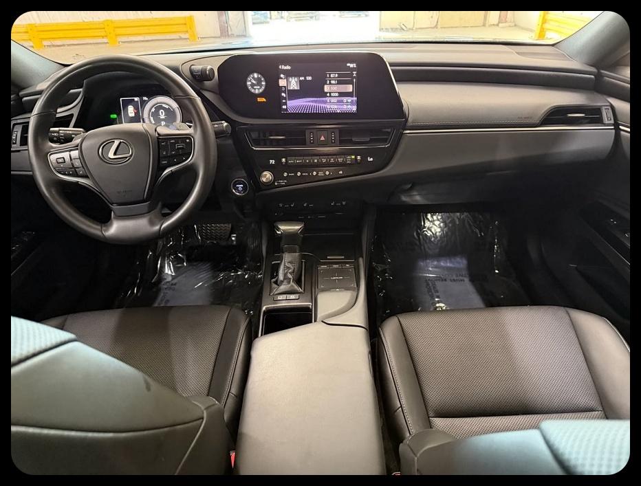 Lexus ES 300h Base 2022