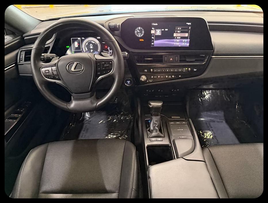 Lexus ES 300h Base 2022
