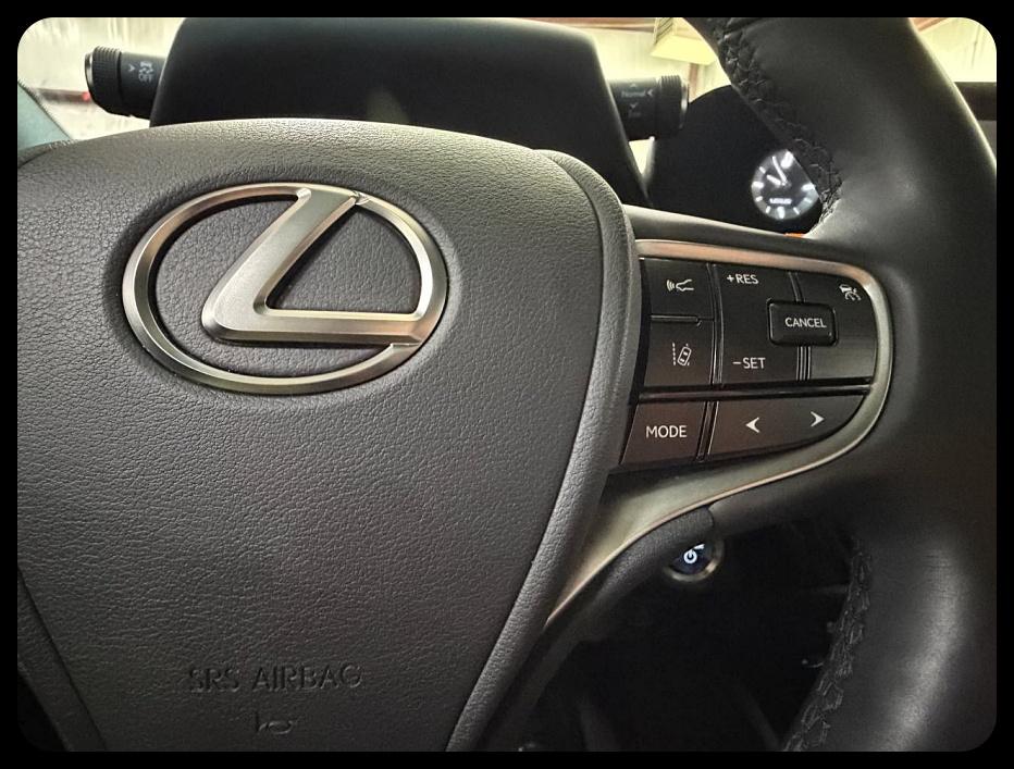 Lexus ES 300h Base 2022