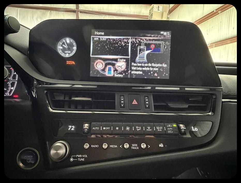 Lexus ES 300h Base 2022