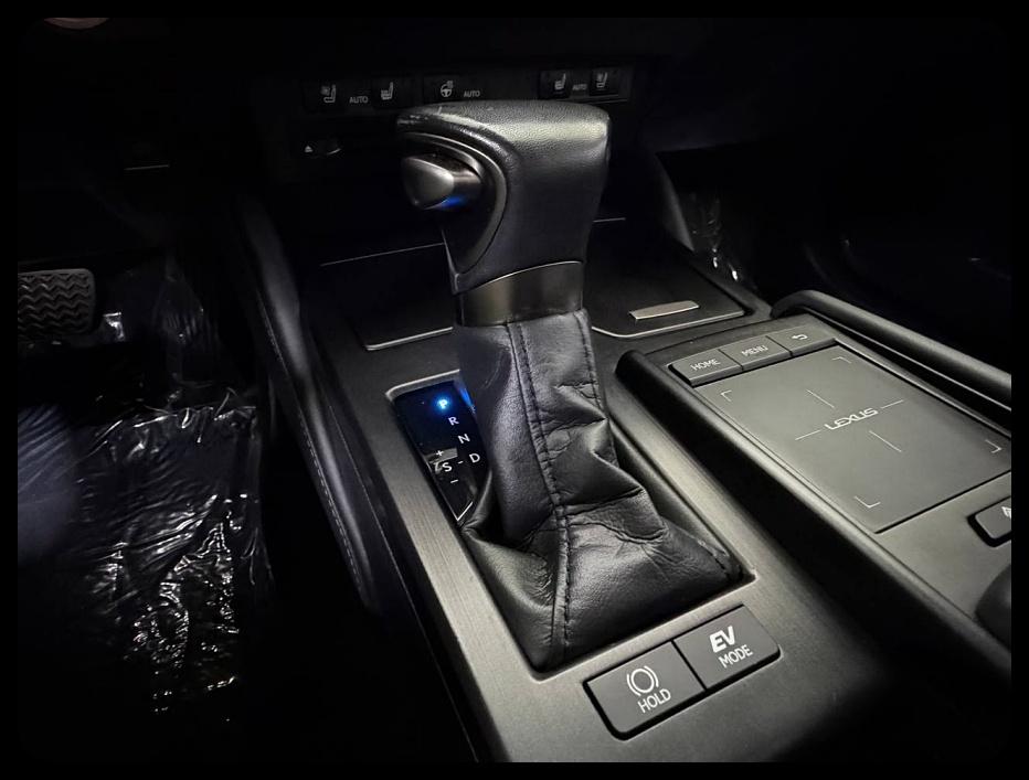 Lexus ES 300h Base 2022