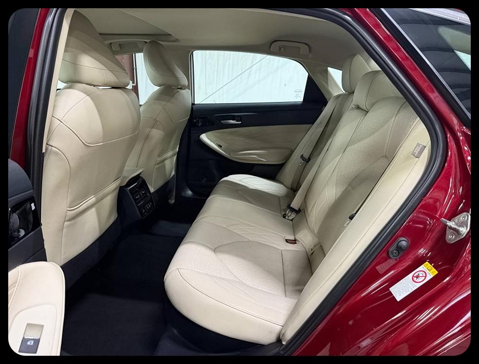 Toyota Avalon Hybrid  2019