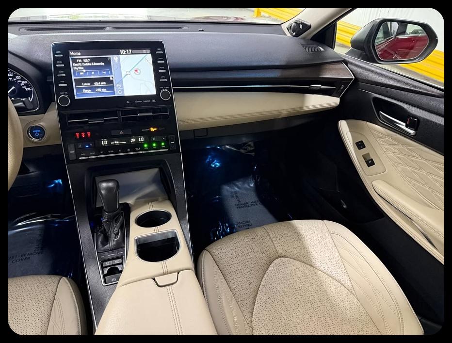 Toyota Avalon Hybrid  2019