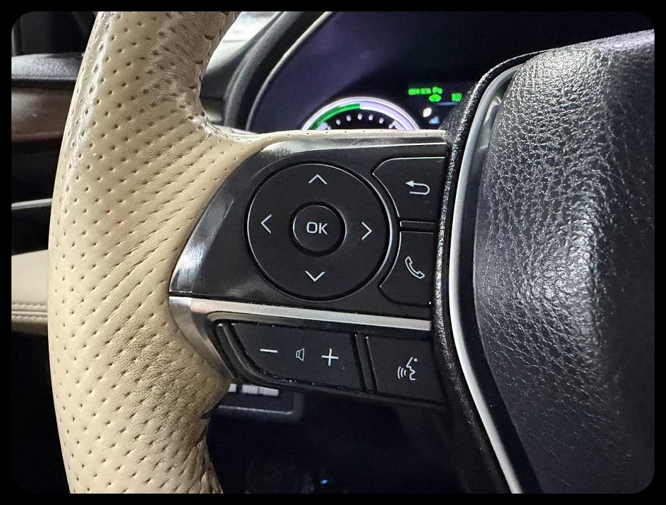 Toyota Avalon Hybrid  2019