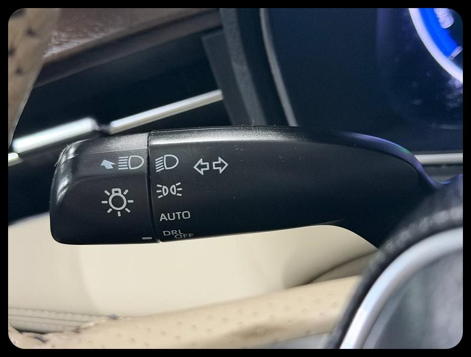 Toyota Avalon Hybrid  2019