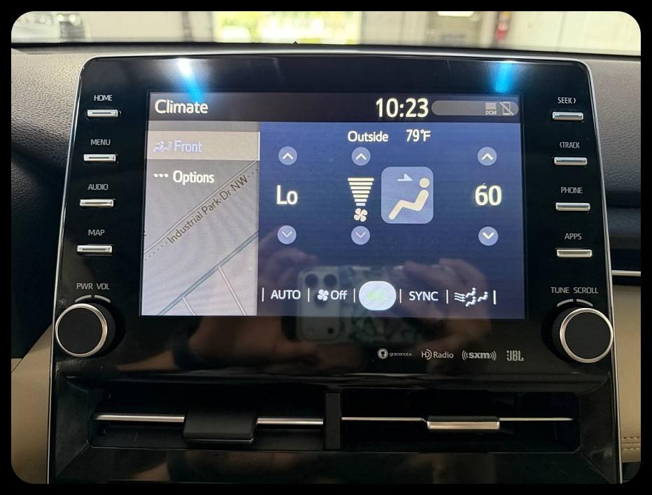 Toyota Avalon Hybrid  2019