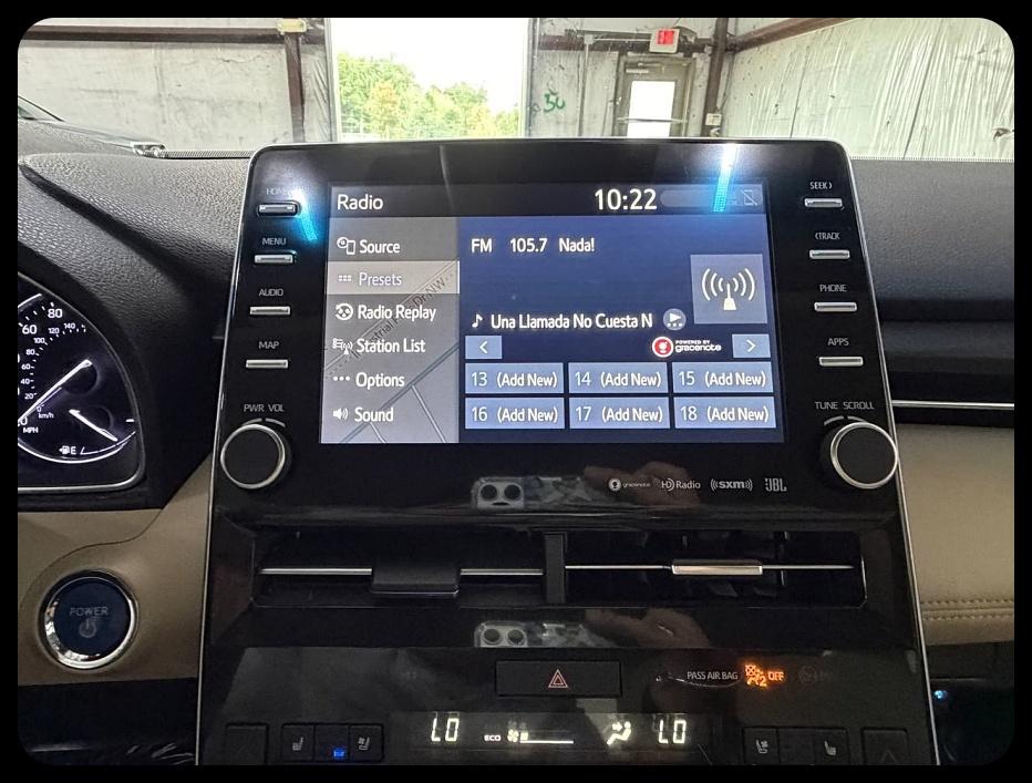 Toyota Avalon Hybrid  2019