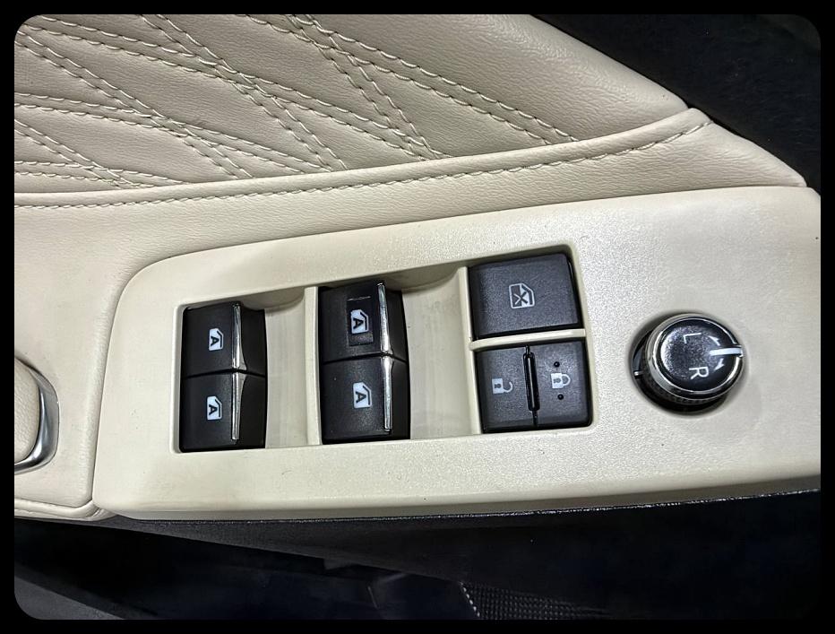 Toyota Avalon Hybrid  2019