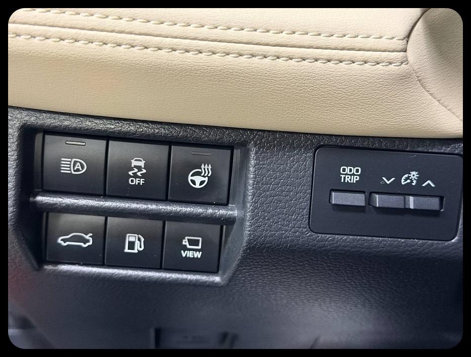 Toyota Avalon Hybrid  2019