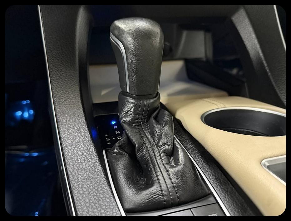 Toyota Avalon Hybrid  2019