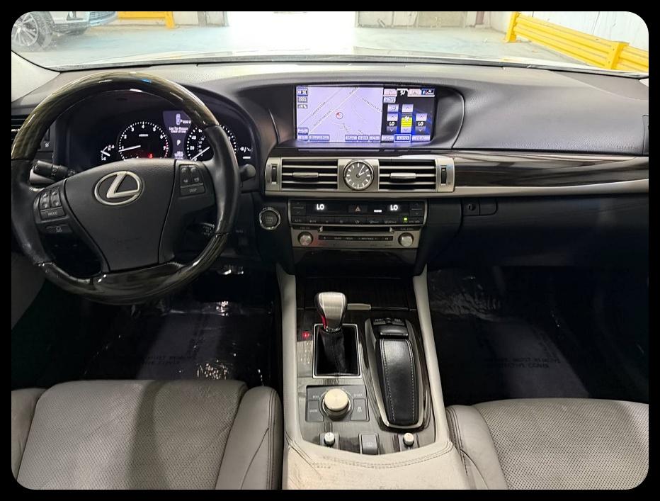 Lexus LS 460  2013