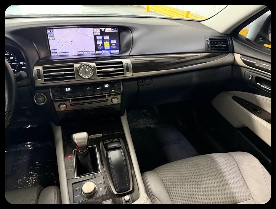 Lexus LS 460  2013