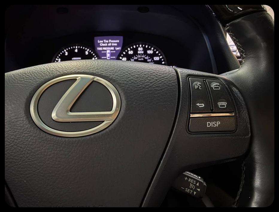 Lexus LS 460  2013