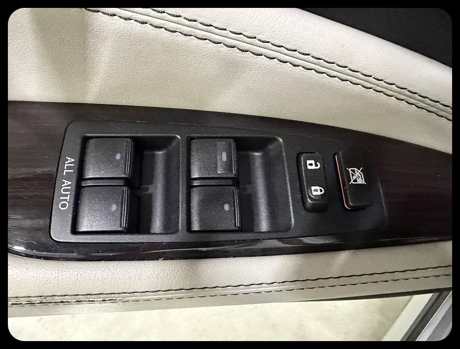Lexus LS 460  2013