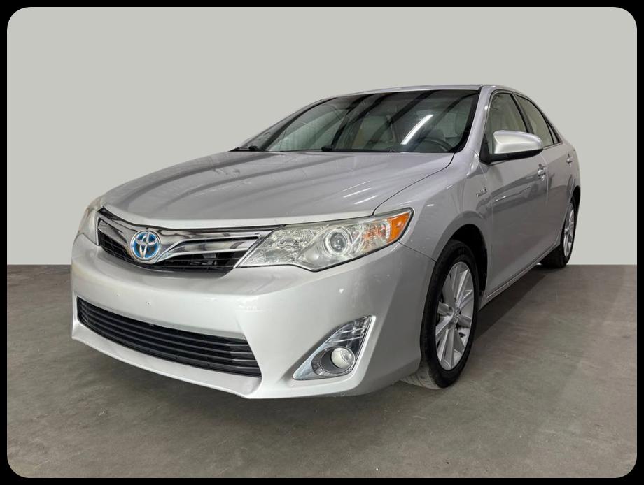 Toyota Camry photo 2
