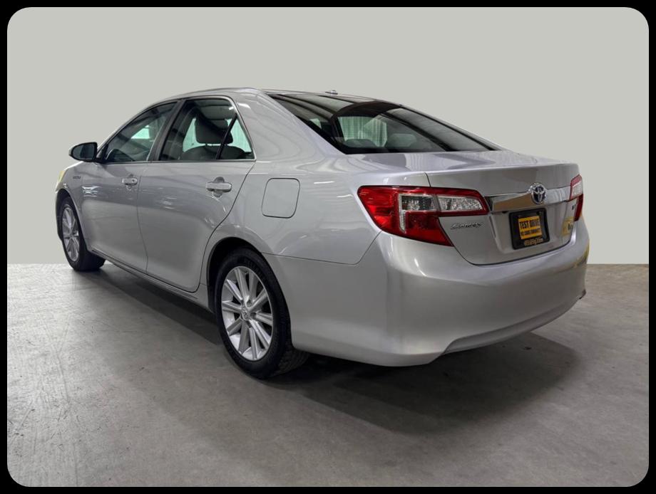 Toyota Camry photo 7