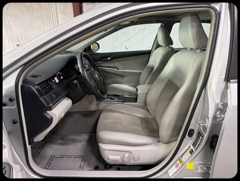 Toyota Camry photo 8