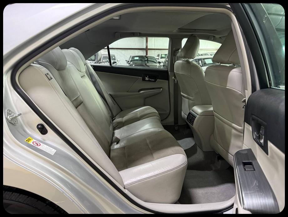 Toyota Camry photo 11