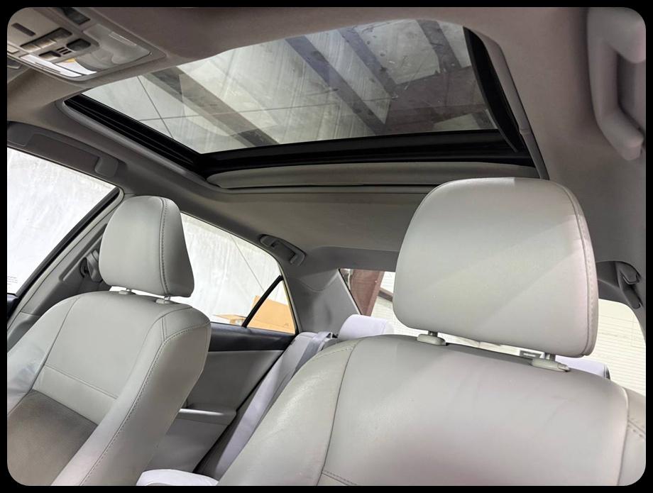 Toyota Camry photo 12