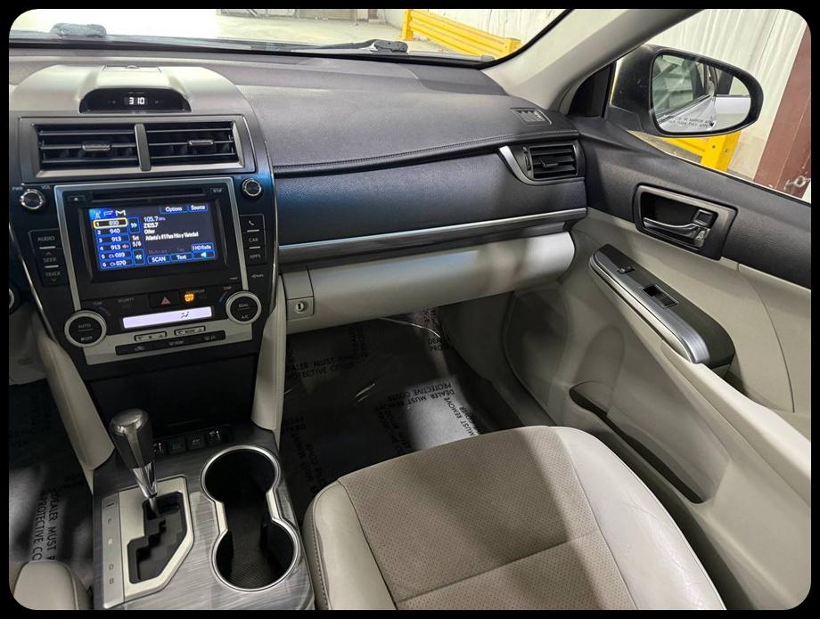 Toyota Camry photo 15