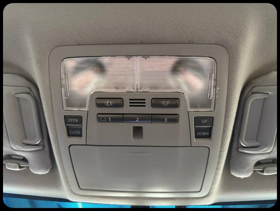 Toyota Camry photo 17