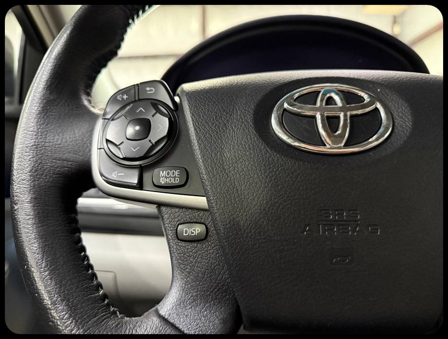 Toyota Camry photo 18