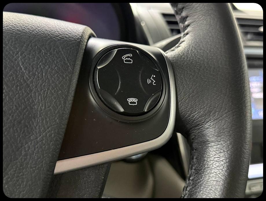 Toyota Camry photo 21