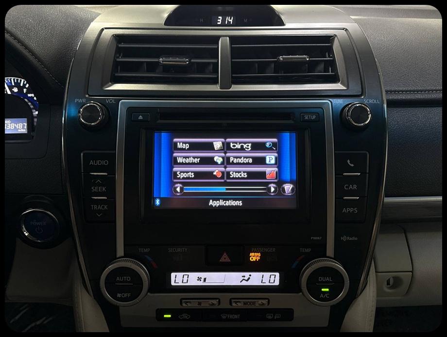 Toyota Camry photo 25