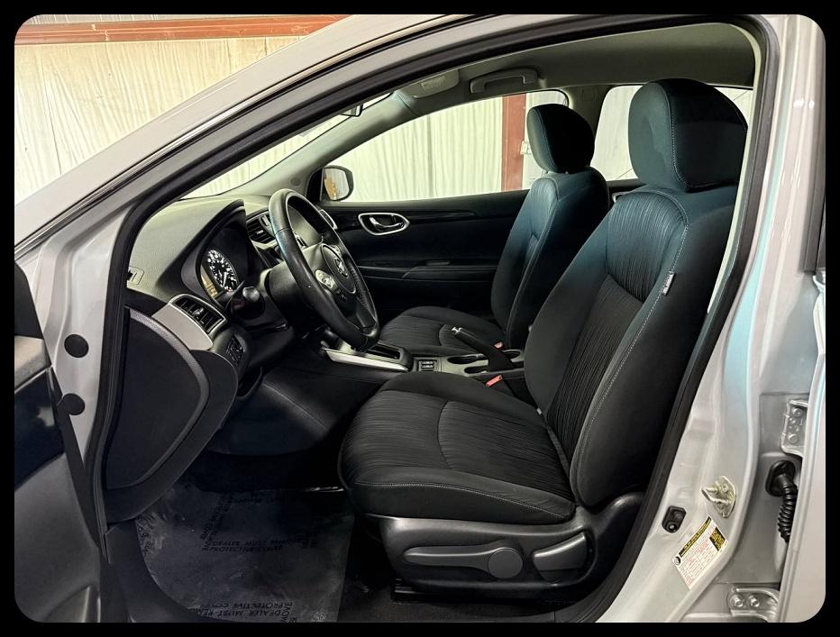 Nissan Sentra photo 8