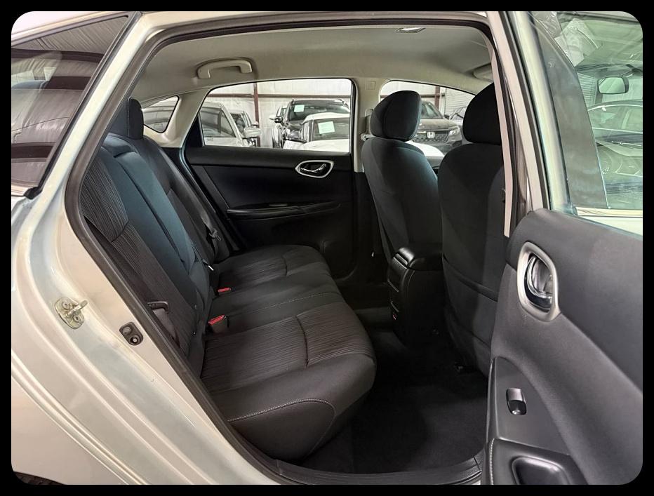 Nissan Sentra photo 11