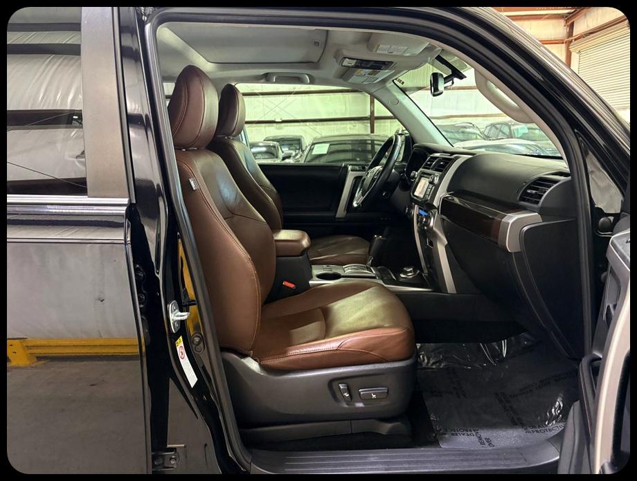 Toyota 4Runner photo 10