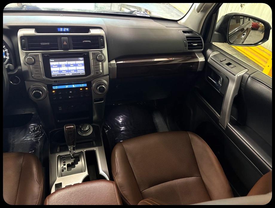 Toyota 4Runner photo 17