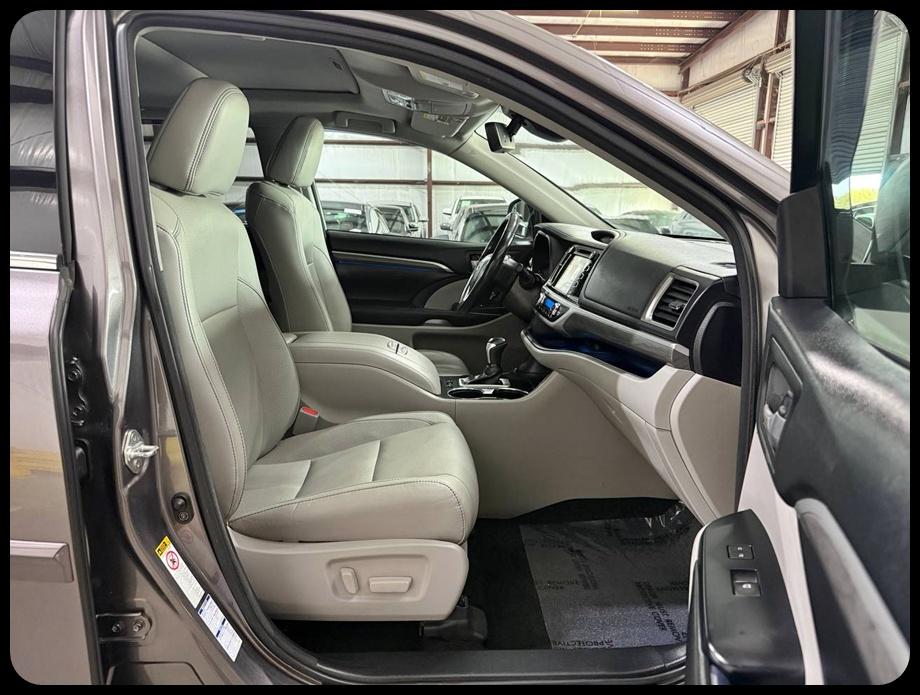 Toyota Highlander Hybrid Limited 2017