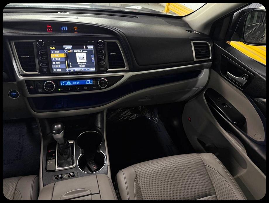 Toyota Highlander Hybrid Limited 2017