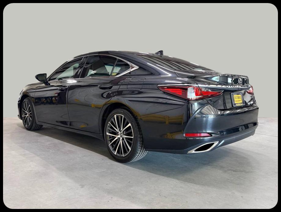 Lexus ES photo 7