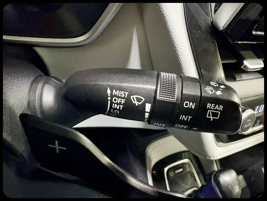 Toyota Corolla SE Hatchback 2023