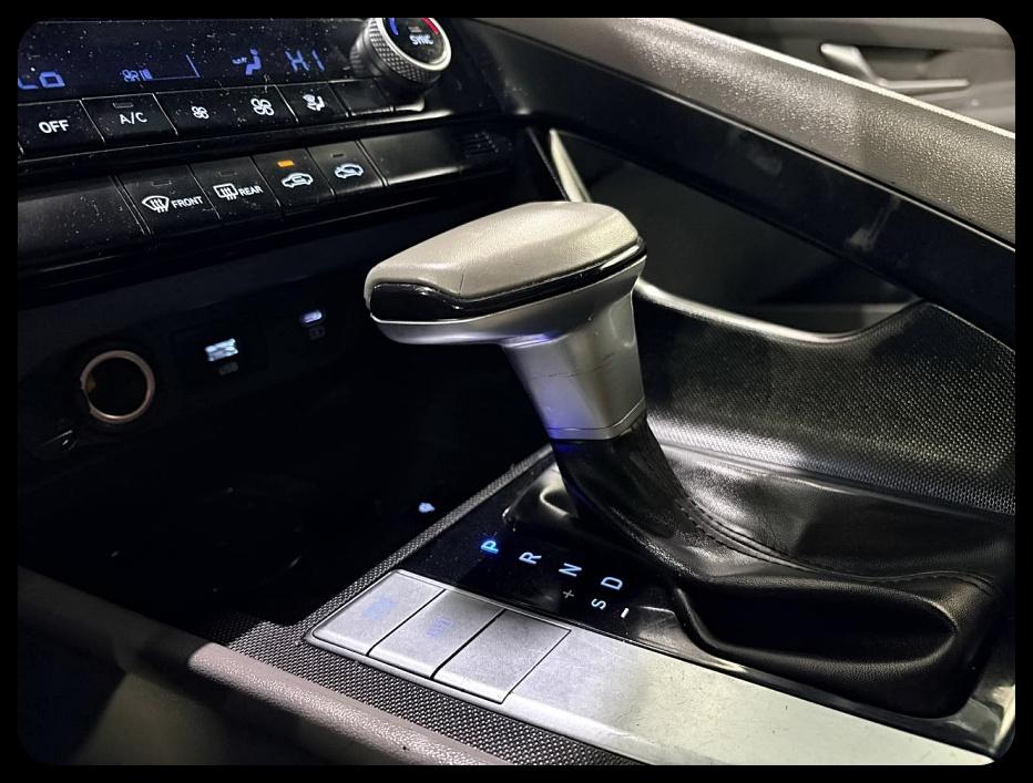 Hyundai Elantra SEL Sport 2025