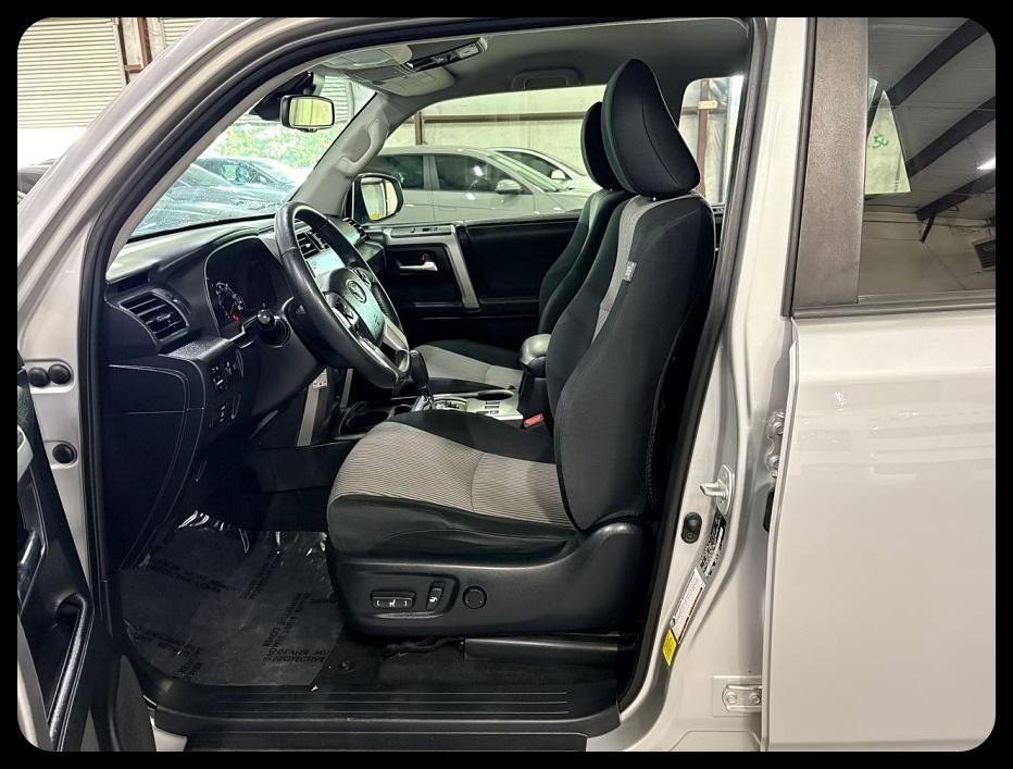 Toyota 4Runner photo 9