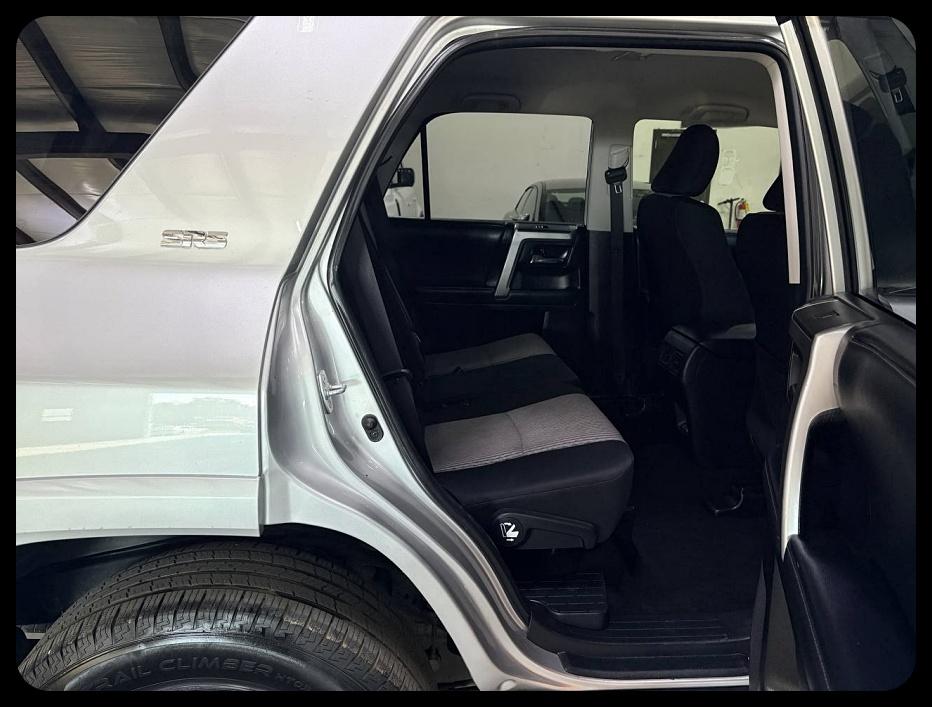 Toyota 4Runner photo 12