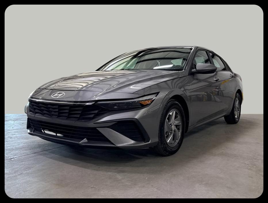 Hyundai Elantra photo 2