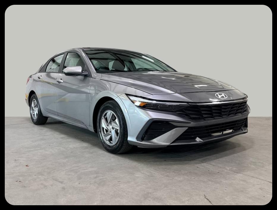 Hyundai Elantra photo 4