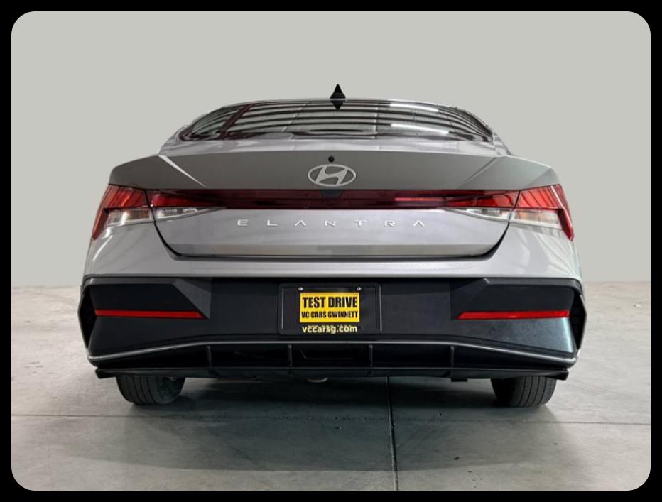 Hyundai Elantra photo 6