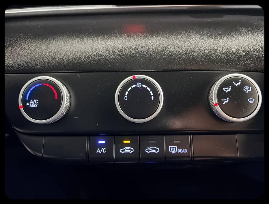 Hyundai Elantra photo 23