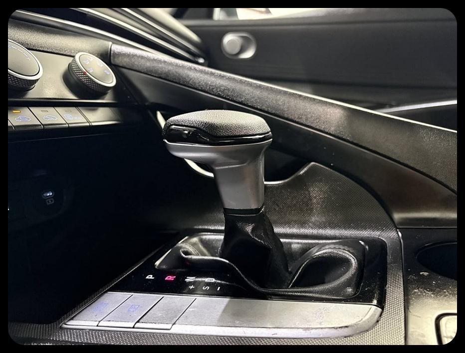 Hyundai Elantra photo 27