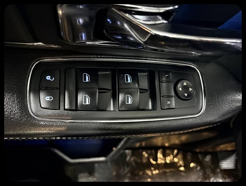 RAM 1500 Laramie Crew Cab 2015