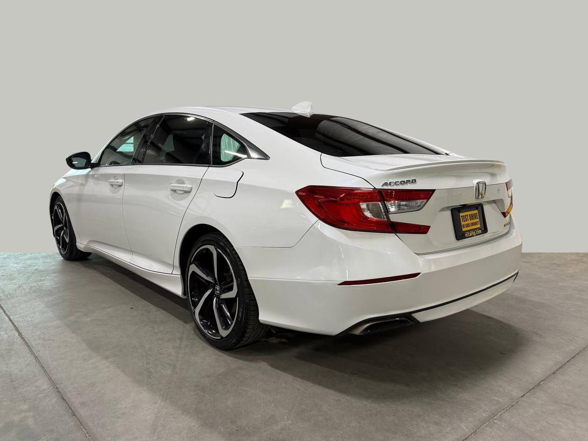 Honda Accord photo 8